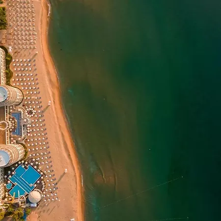 Готель Azalia Balneo & 4*