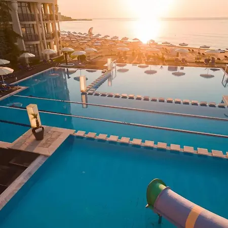 Azalia Balneo & Aziz Konstantin ve Elena