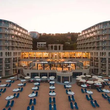 Otel Azalia Balneo & 4*