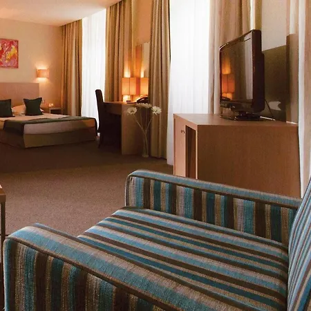 Azalia Balneo & Aziz Konstantin ve Elena