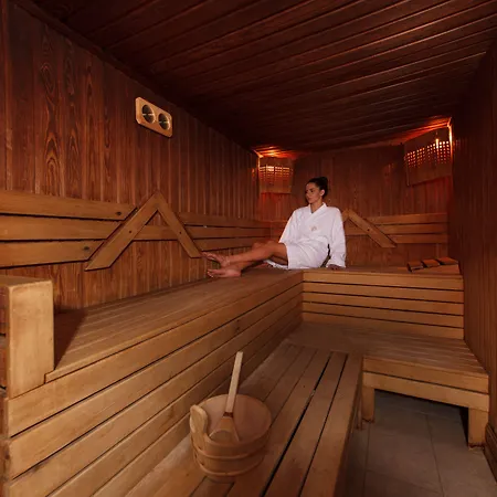 Otel Azalia Balneo & 4*