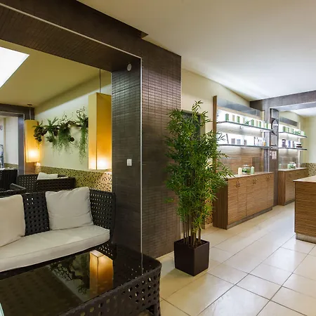Hotel Azalia Balneo & 4*
