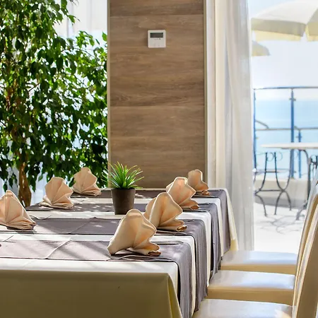 Hotel Azalia Balneo & Sveti Konstantin