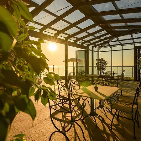 Azalia Balneo & Hotel